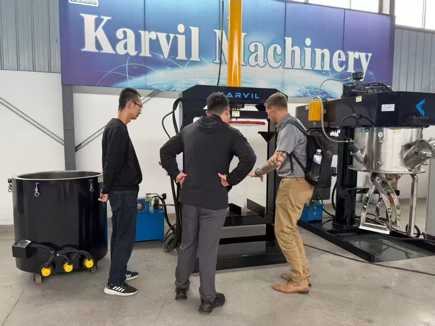 Grandes novidades! O cliente do Reino Unido AMA nossos misturadores e fábrica Sigma!